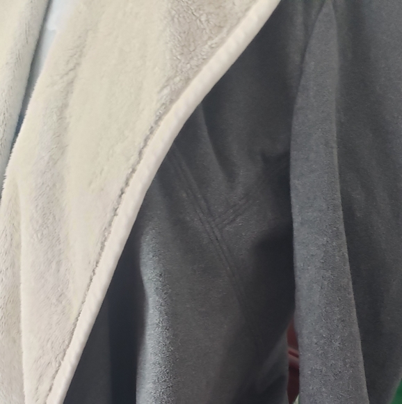 Lululemon fur lined wrap - Picture 9 of 16